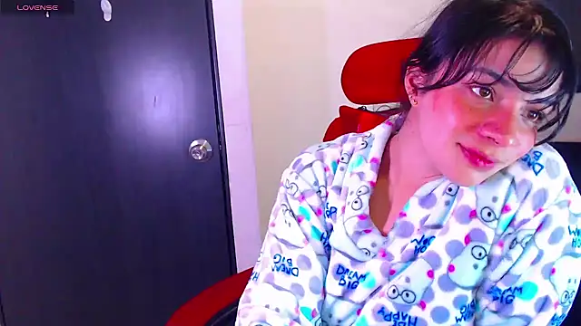 Snapshot of Vannessa__Shy chatting on 10-13-25, 10:54 Vannessa Shy online show from 10-13-25, 10:54