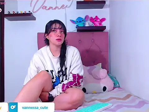 Snapshot of Vannessa__Shy chatting on 10-26-25, 10:21 Vannessa Shy online show from 10-26-25, 10:21