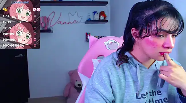 Snapshot of Vannessa__Shy chatting on 03-21-25, 12:40 Vannessa Shy online show from 03-21-25, 12:40