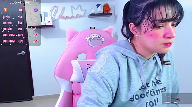 Snapshot of Vannessa__Shy chatting on 03-11-25, 12:11 Vannessa Shy online show from 03-11-25, 12:11