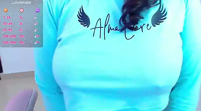 Snapshot of Vannessa__Shy chatting on 02-10-25, 11:34 Vannessa Shy online show from 02-10-25, 11:34