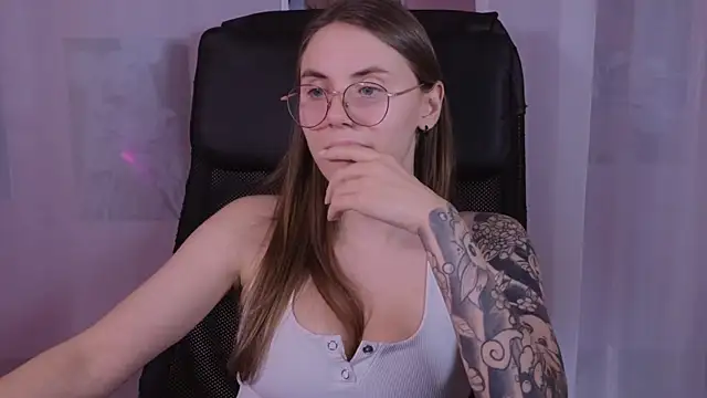  AnnaStark  online show from 03-08-25, 02:34