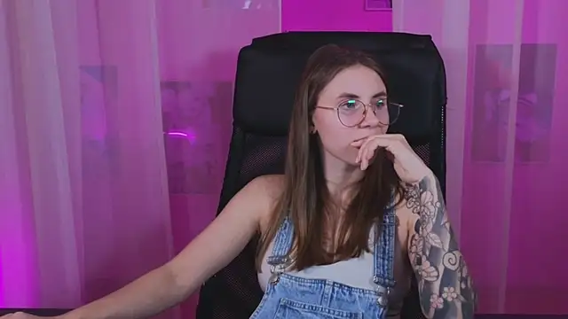  AnnaStark  online show from 03-12-25, 11:33