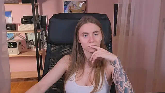  AnnaStark  online show from 09-24-25, 06:36