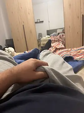 Snapshot of alex21017 chatting on 02-05-25, 10:55 alex21017 online show from 02-05-25, 10:55