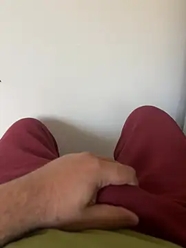 alex21017 online show from 05-18-26, 07:57