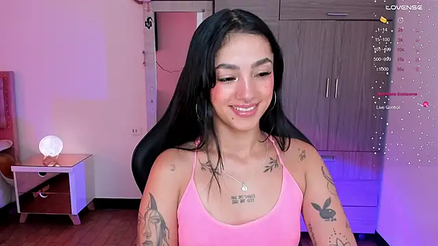 Lizzie corner v online show from 04-14-26, 04:12