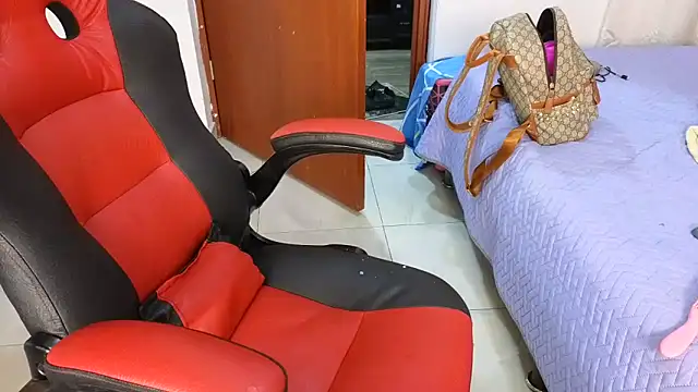 SexyLeilaa online show from 10-16-25, 02:42