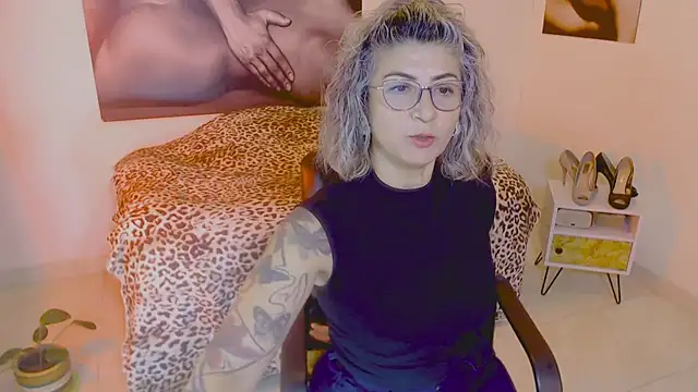 Snapshot of agnes_blackmoree chatting on 01-12-25, 03:28 agnes blackmoree online show from 01-12-25, 03:28