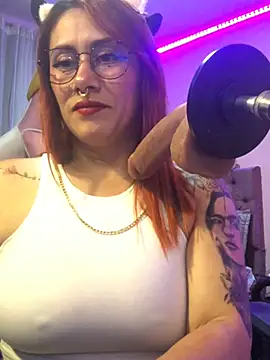 Snapshot of Luna_Paris_ chatting on 02-01-25, 12:40 Luna Paris online show from 02-01-25, 12:40