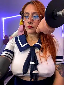 Luna Paris  online show from 11-26-25, 11:05