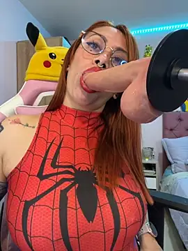 Luna Paris  online show from 10-27-25, 02:07