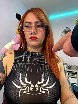 Luna Paris  online show from 10-23-25, 02:38