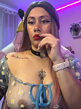 Snapshot of Luna_Paris_ chatting on 03-04-25, 01:49 Luna Paris online show from 03-04-25, 01:49