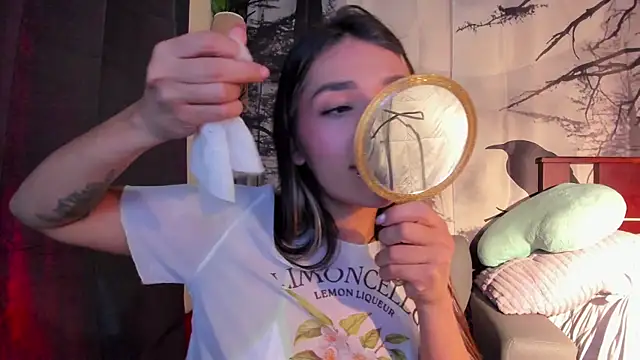 annyluna1 online show from 12-15-25, 11:42