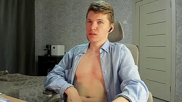 Snapshot of Bananas_dick chatting on 06-19-26, 09:59 Bananas dick online show from 06-19-26, 09:59