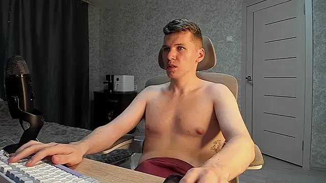 Snapshot of Bananas_dick chatting on 07-27-26, 04:58 Bananas dick online show from 07-27-26, 04:58