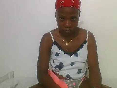 Snapshot of Sweetbaby004 chatting on 10-13-25, 02:51 Sweetbaby004 online show from 10-13-25, 02:51