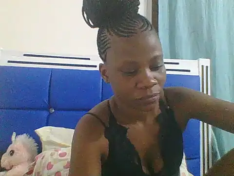 Snapshot of Sweetbaby004 chatting on 09-19-25, 03:05 Sweetbaby004 online show from 09-19-25, 03:05