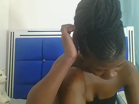 Snapshot of Sweetbaby004 chatting on 09-24-25, 04:13 Sweetbaby004 online show from 09-24-25, 04:13