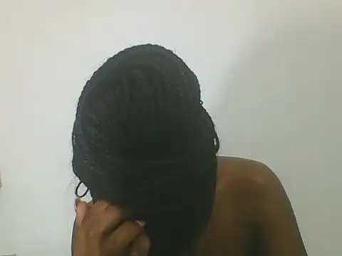 Snapshot of Sweetbaby004 chatting on 09-25-25, 04:18 Sweetbaby004 online show from 09-25-25, 04:18