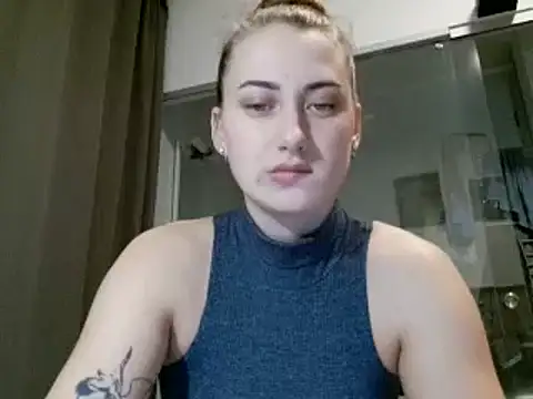 Snapshot of Natalia_Daysie chatting on 03-18-25, 06:28 Natalia Daysie online show from 03-18-25, 06:28
