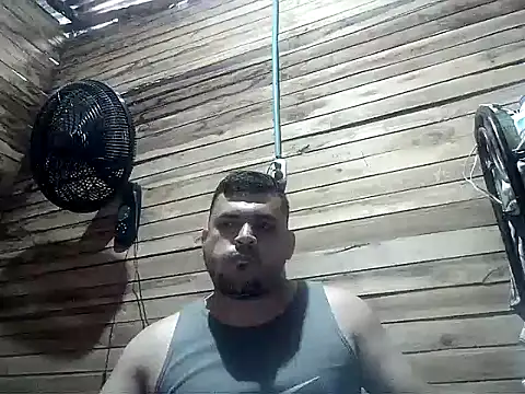 Snapshot of Arcangel_05 chatting on 04-15-26, 01:59 Arcangel 05 online show from 04-15-26, 01:59