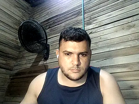Snapshot of Arcangel_05 chatting on 04-25-26, 04:48 Arcangel 05 online show from 04-25-26, 04:48
