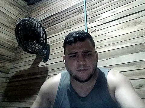 Snapshot of Arcangel_05 chatting on 04-28-26, 05:45 Arcangel 05 online show from 04-28-26, 05:45