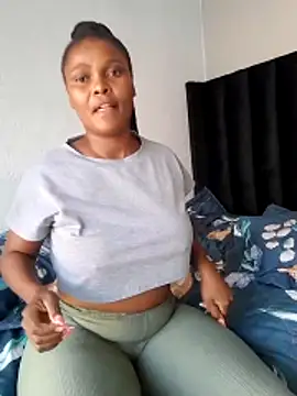 Snapshot of SweetAppleCandyxx chatting on 03-27-26, 02:51 SweetAppleCandyxx online show from 03-27-26, 02:51