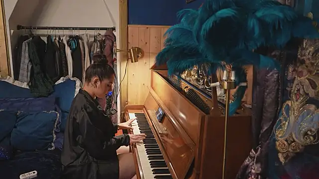 VanessaDoyle online show from 03-08-26, 06:11