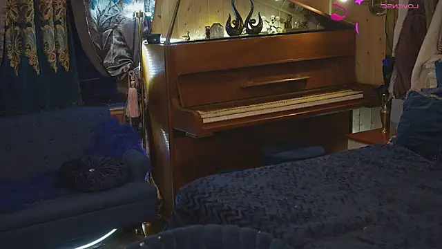 VanessaDoyle online show from 02-02-26, 07:24