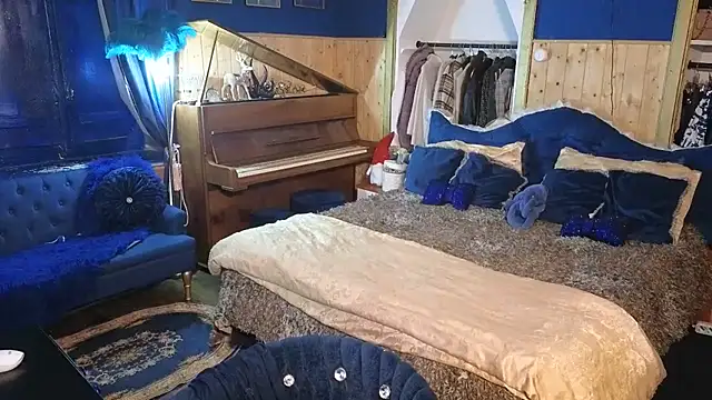 VanessaDoyle online show from 12-19-25, 05:43