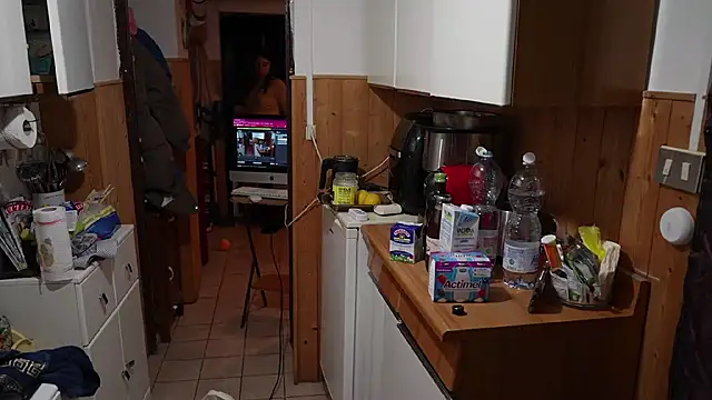 VanessaDoyle online show from 11-24-25, 05:57