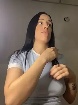 Snapshot of Amira_Milker chatting on 01-18-25, 03:42 Amira Milker online show from 01-18-25, 03:42