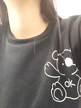 Snapshot of Amira_Milker chatting on 03-11-25, 01:01 Amira Milker online show from 03-11-25, 01:01
