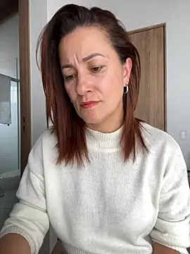 Snapshot of Verito_hot chatting on 09-19-25, 07:07 Verito hot online show from 09-19-25, 07:07