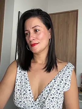 Snapshot of Verito_hot chatting on 09-27-25, 06:47 Verito hot online show from 09-27-25, 06:47