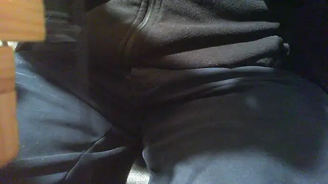 Snapshot of nonnomaturobisex chatting on 10-31-25, 08:44 nonnomaturobisex online show from 10-31-25, 08:44