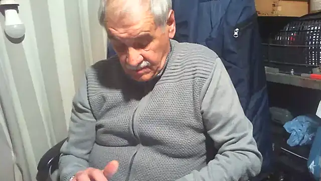 Snapshot of nonnomaturobisex chatting on 05-17-26, 07:19 nonnomaturobisex online show from 05-17-26, 07:19