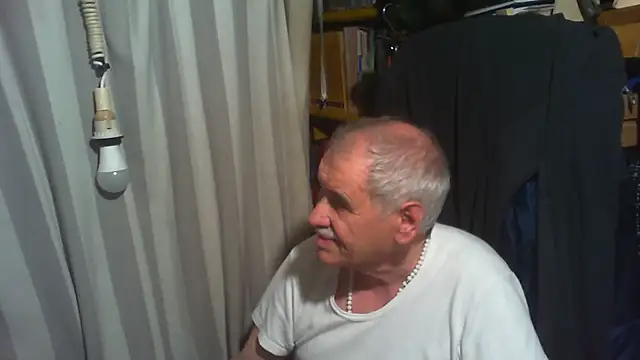 Snapshot of nonnomaturobisex chatting on 05-04-26, 02:09 nonnomaturobisex online show from 05-04-26, 02:09