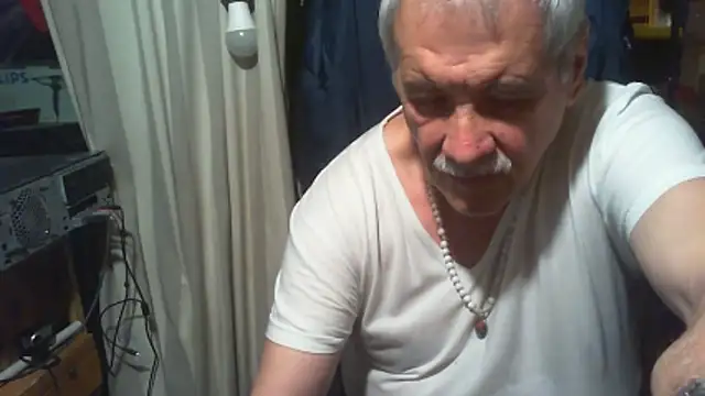 Snapshot of nonnomaturobisex chatting on 05-19-26, 08:32 nonnomaturobisex online show from 05-19-26, 08:32