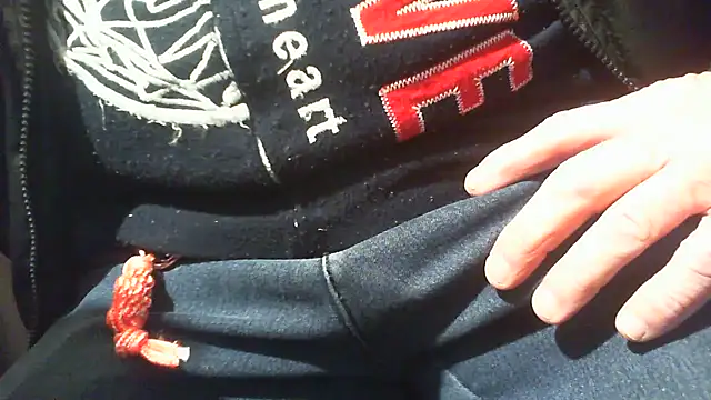 Snapshot of nonnomaturobisex chatting on 11-08-25, 08:18 nonnomaturobisex online show from 11-08-25, 08:18