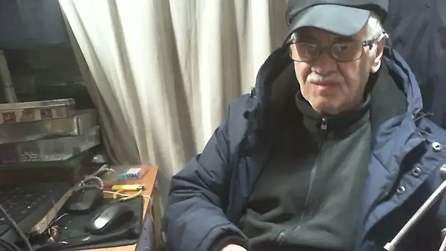 Snapshot of nonnomaturobisex chatting on 12-01-25, 08:04 nonnomaturobisex online show from 12-01-25, 08:04