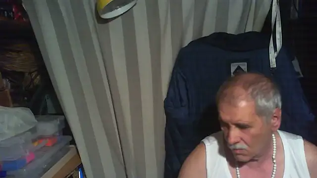 Snapshot of nonnomaturobisex chatting on 06-02-26, 05:02 nonnomaturobisex online show from 06-02-26, 05:02