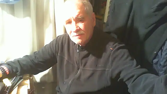 Snapshot of nonnomaturobisex chatting on 11-01-25, 10:09 nonnomaturobisex online show from 11-01-25, 10:09