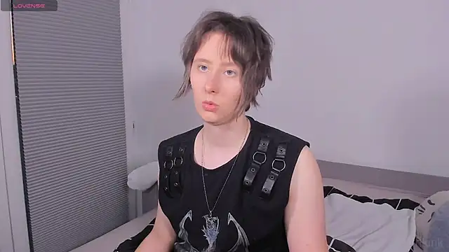 mothkink online show from 06-25-26, 07:30