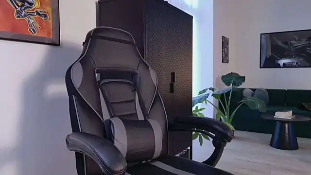 Snapshot of Rubbernina chatting on 02-16-26, 03:54 Rubbernina online show from 02-16-26, 03:54