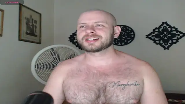 Snapshot of TONY_WHITE_7 chatting on 06-12-26, 01:47 TONY WHITE 7 online show from 06-12-26, 01:47