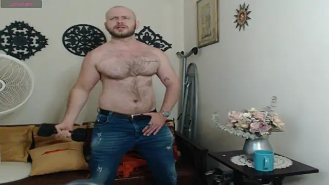 Snapshot of TONY_WHITE_7 chatting on 05-09-26, 12:58 TONY WHITE 7 online show from 05-09-26, 12:58